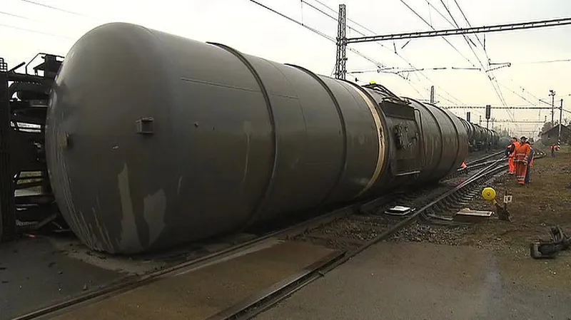 Vykolejené vagony v Dřísech