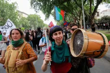 Milion Chilanů pochodoval proti nerovnosti. Prezident ohlásil změny ve vládě