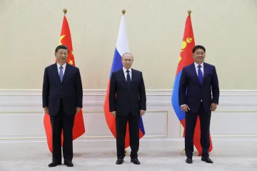 Putin se sešel se Si Ťin-pchingem. Ocenil „vyrovnaný“ postoj Pekingu k ruské agresi vůči Ukrajině 