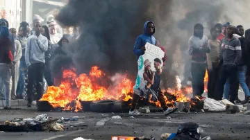 Výtržnosti při stávce taxikářů v jihoafrickém Kapském městě
