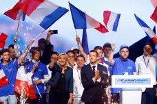 Extremisté zleva i zprava soupeří o Francii. Hrozí pat