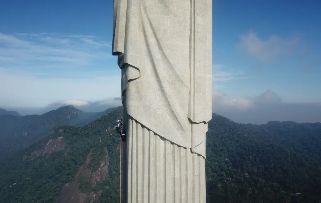 Technici zahájili rekonstrukci na soše Krista Spasitele v brazilském Riu de Janeiro