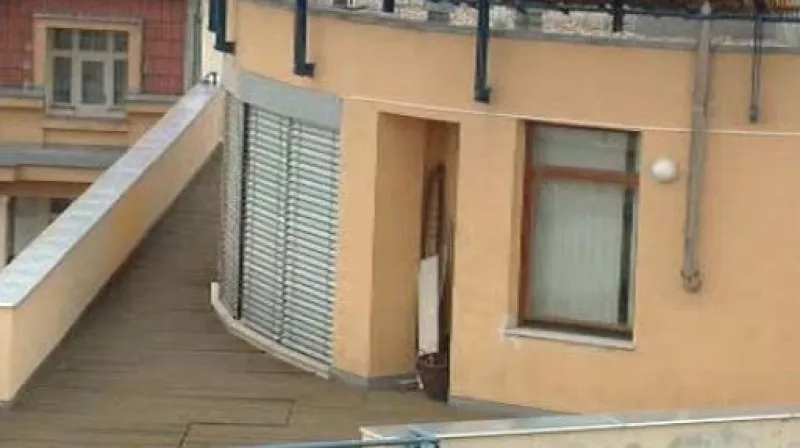 Policie obvinila Dohnala kvůli luxusnímu bytu