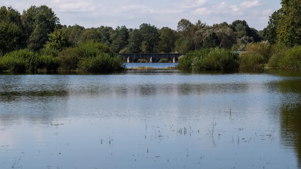 Ilustrační foto, rozvodněná řeka Lužnice (snímek z 20. 9. 2024)