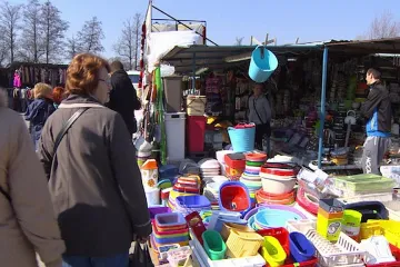 Drahé Česko: Češi se vydali za vánočními nákupy do Polska