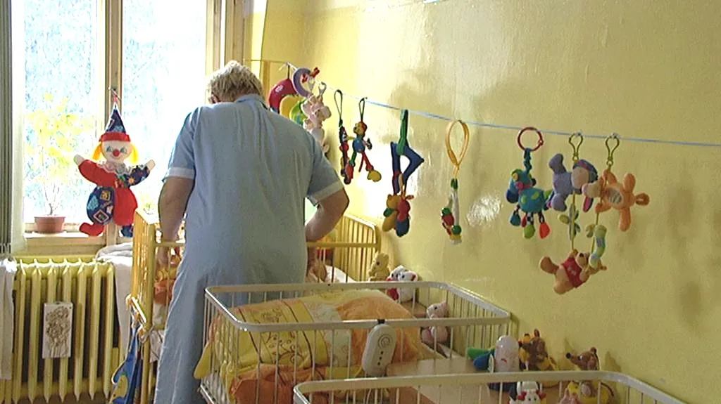 Péče v kojeneckém ústavu