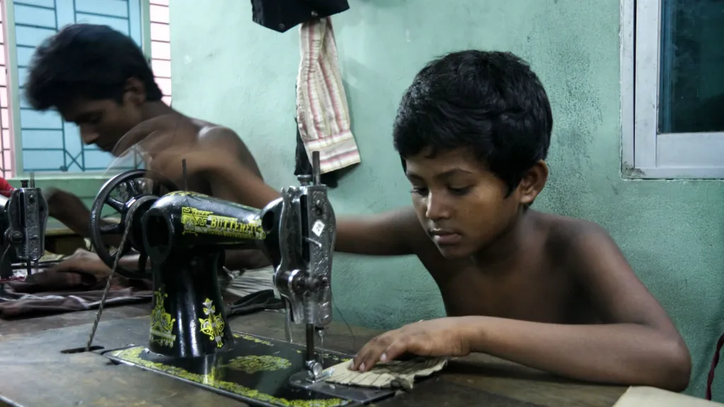 Textilky v Bangladéši se znovu naplno rozběhly