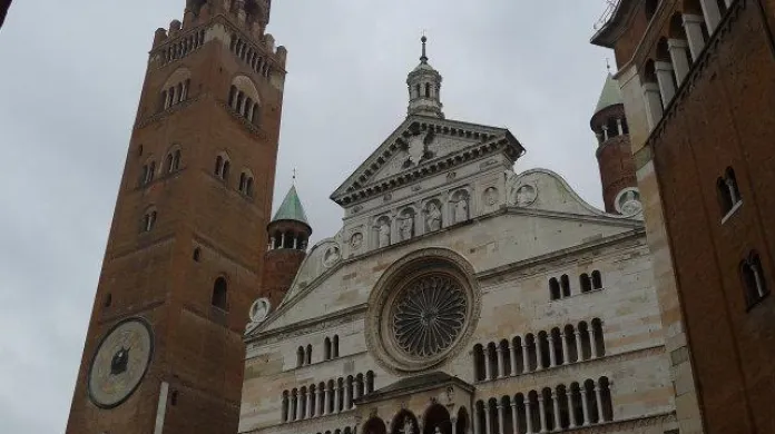 Duomo a zvonice Torrazzo