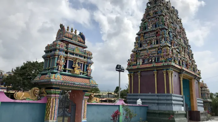 Na Réunionu jsou také hinduistické chrámy