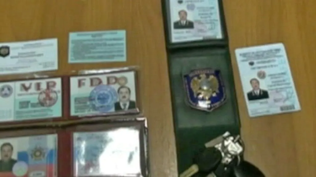 Padělané doklady falešných ruských detektivů