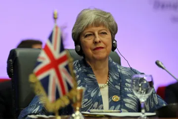 Do 12. března, odkládá Mayová hlasování o brexitové dohodě. Lehkomyslné, reagují labouristé