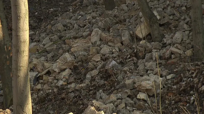 Na Vyšehradě se rozpadly hradby