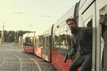 Čeští kaskadéři si zahráli v akčním velkofilmu The Gray Man. První recenze jsou velmi vlažné