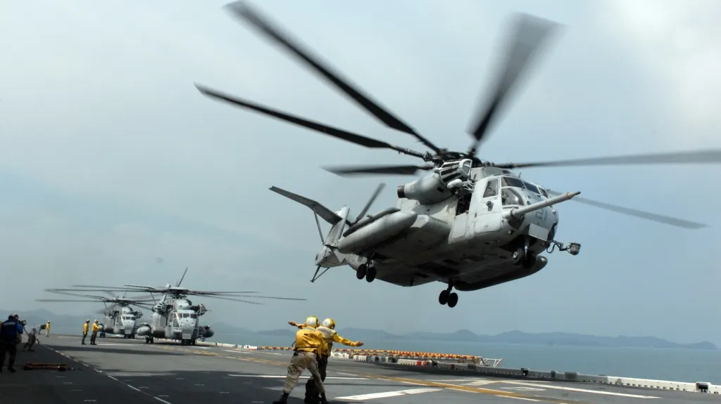 Helikoptéra MH-53E Sea Dragon