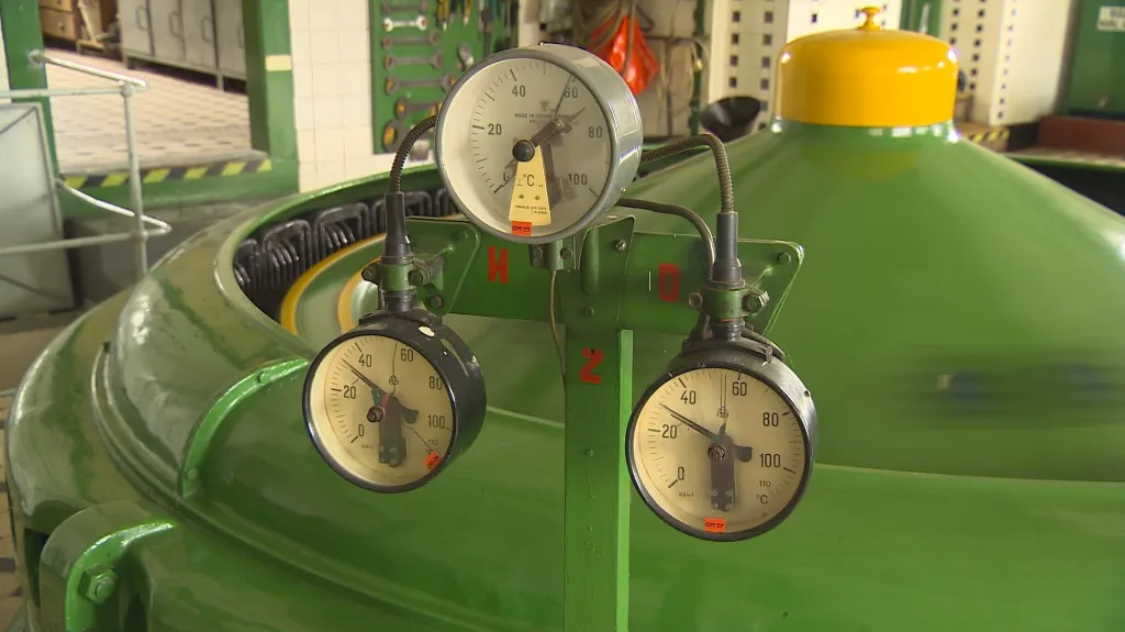 Generátor ve vodní elektrárně Hučák