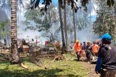Na Filipínách havaroval při přistání vojenský hercules, zahynulo nejméně 45 lidí