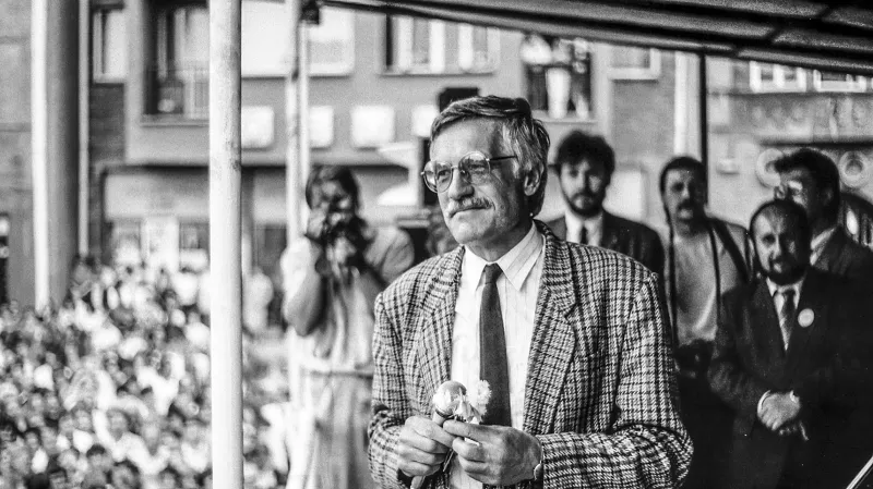 Svobodné volby v roce 1990