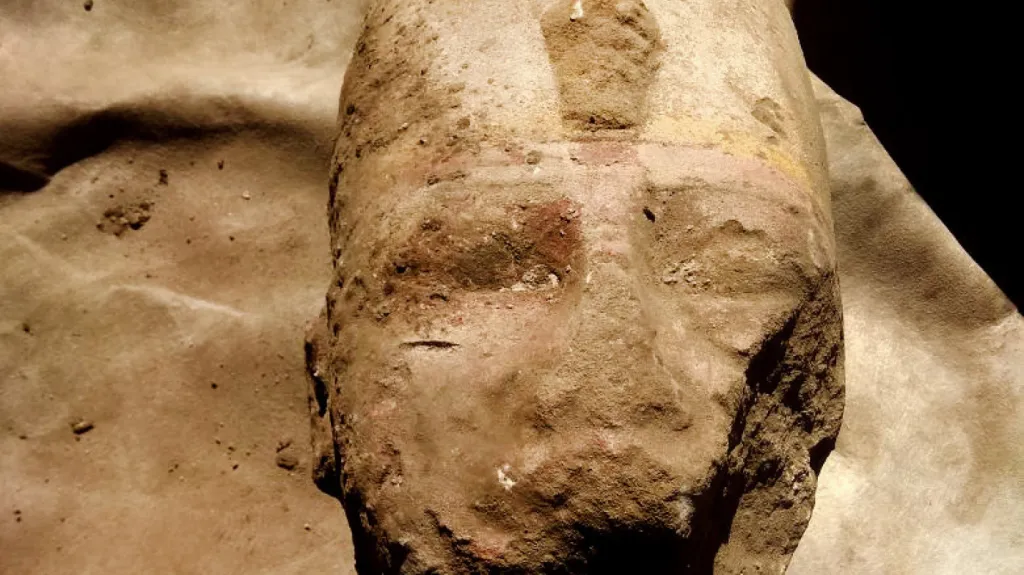 Nově objevená socha faraona Ramesse II.