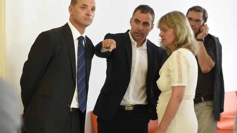 Zleva radní Pavel Richter, zastupitel Lukáš Manhart a bývalá radní pro IT Eva Vorlíčková