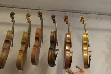 U mistrů houslařů