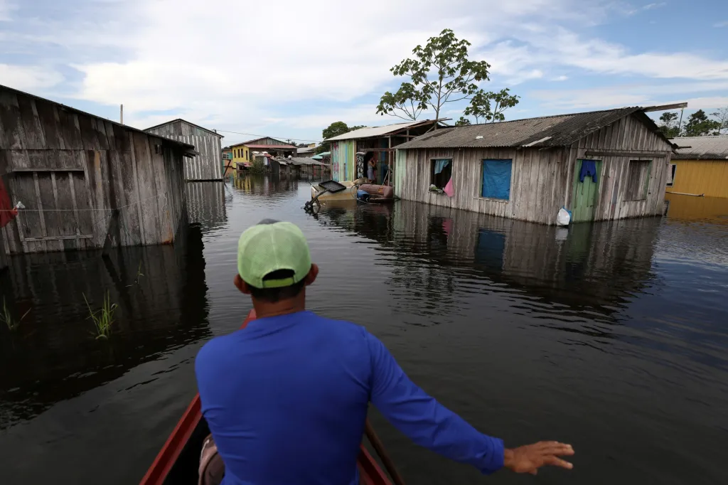 Koncem loňského roku se brazilské město Manaus stalo epicentrem pandemie. V současné době město prochází rozsáhlými záplavami