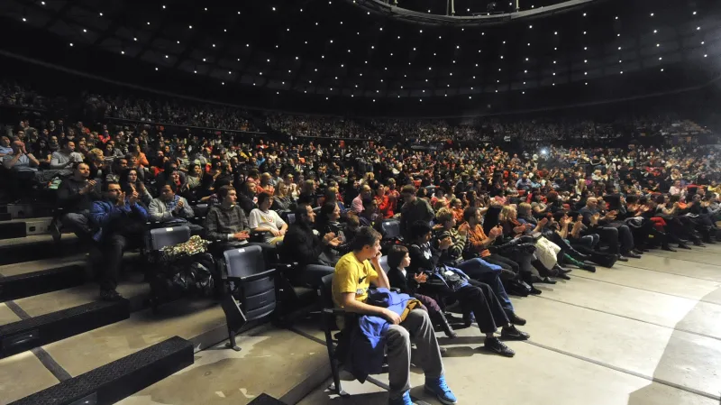 Kryštof zahrál dětem v Gongu