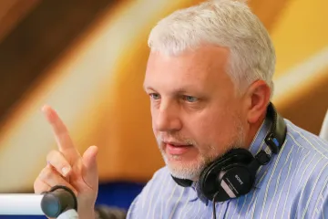 Ukrajinská policie obvinila několik lidí z vraždy novináře Šeremeta. Zabila ho bomba v autě