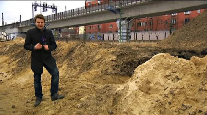 Reportáž Martina Jonáše o nálezu bomby v Berlíně