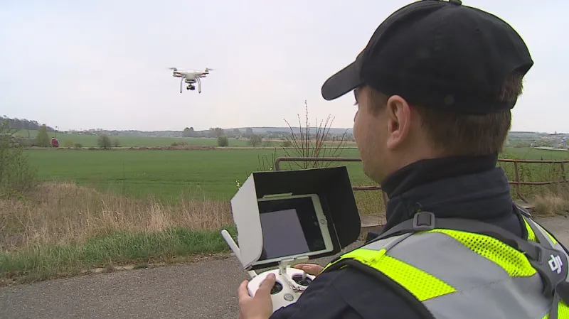 Policejní pilot s dronem