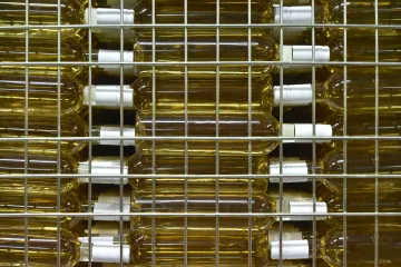 Daňová Kobra vyšetřuje milionové podvody s vínem na Zlínsku