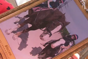 Prarodičům pečujícím o vnoučata snížil stát pěstounský příspěvek. Musí se starat i tak, argumentuje poslanec