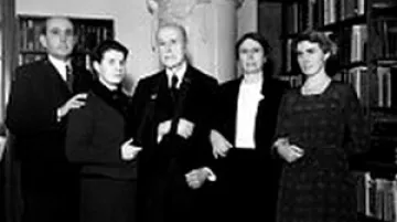 Zleva : Jan Masaryk, vnučka Anna, Tomáš Garrigue Masaryk, Alice Masaryková, Olga Masaryková