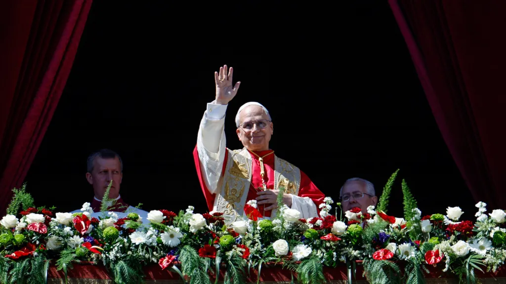 Papež Lev XIV. při kázání Urbi et orbi (Městu a světu)