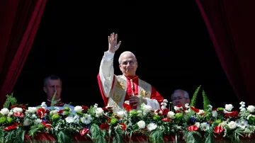 Papež Lev XIV. při kázání Urbi et orbi (Městu a světu)