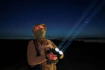 Ruská rafinerie přerušila po dronovém útoku provoz. Bezpilotní stroje útočily i na Ukrajinu