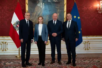 Rakouští lidovci, sociální demokraté a liberálové se dohodli na vládě