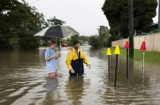 Sever Austrálie sužuje stoletá voda. Zničila domy a na ulice vyplavila krokodýly