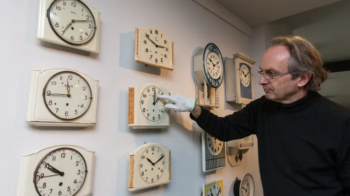 O letním čase (v angličtině se používá termín, který v překladu znamená „čas s úsporou denního světla“) uspořádali v německém Feuchtwangeru výstavu. Připomíná sto let od jeho zavedení v regionu.