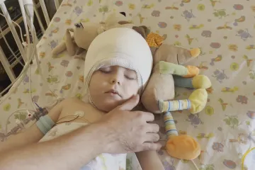 Ve Francii operovali malého Martina, který trpí vzácnou genetickou poruchou