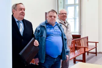 Soud zastavil stíhání bývalých příslušníků StB obžalovaných z šikany disidentů při akci Asanace