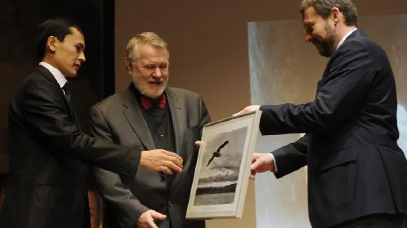 Cena pro Azimžana Askarova