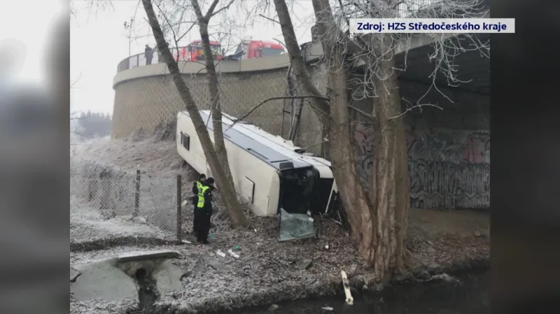 Nehoda autobusu v Mělníku