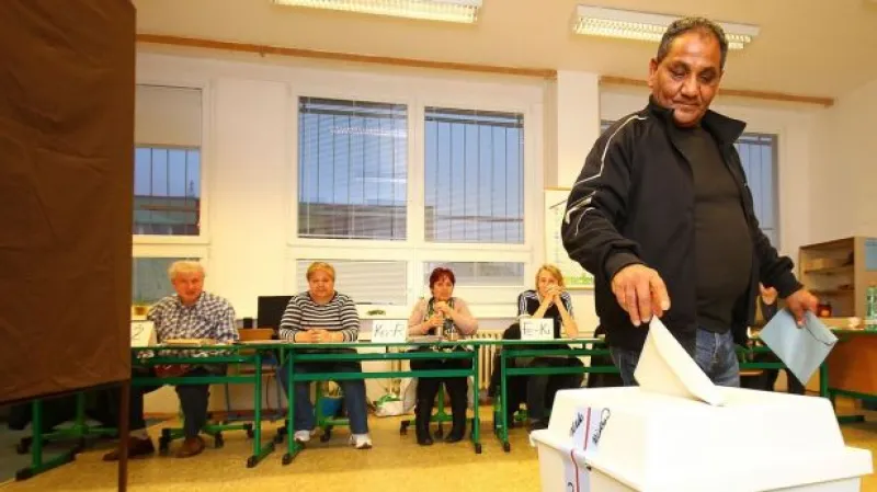 Volby pokračují druhým dnem