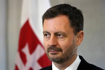 Slovenský premiér Heger odchází z OĽaNO, povede stranu Demokrati. Přecházejí do ní i čtyři ministři