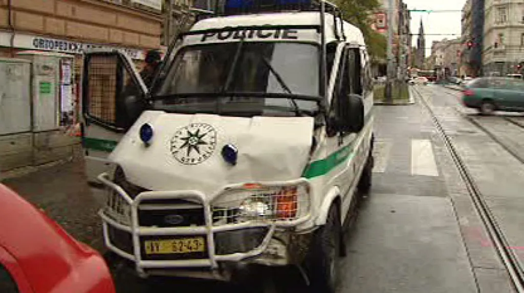 Policejní auto po nehodě