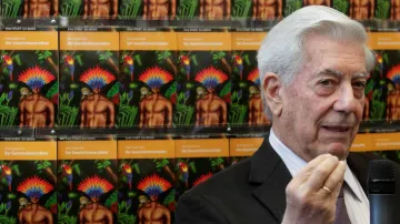 Spisovatel a nositel Nobelovy ceny Mario Vargas Llosa na snímku z roku 2011