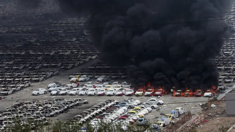 Další exploze a vznícení automobilů v Tchien-ťinu