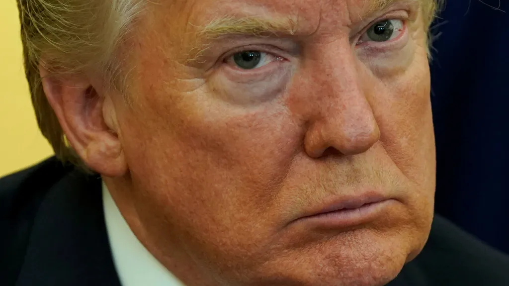 Donald Trump odpovídal v Bílém domě novinářům