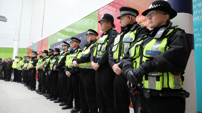 Policie drží minutu ticha