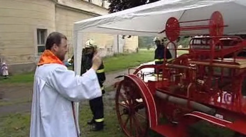 Svěcení hasičské stříkačky ve Velichově